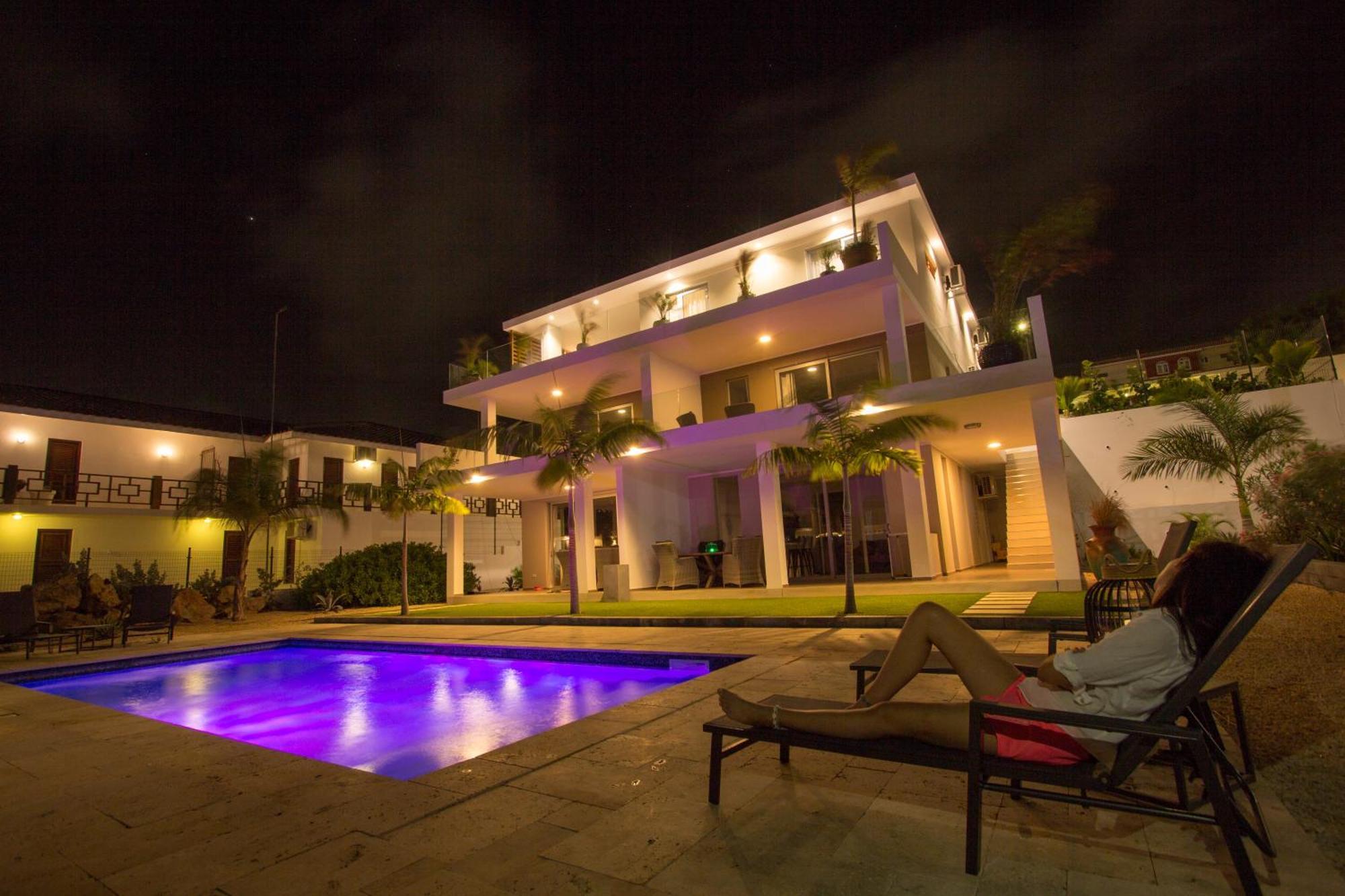 Goudhaen Luxury Private Apartments Jan Thiel Beach Dış mekan fotoğraf